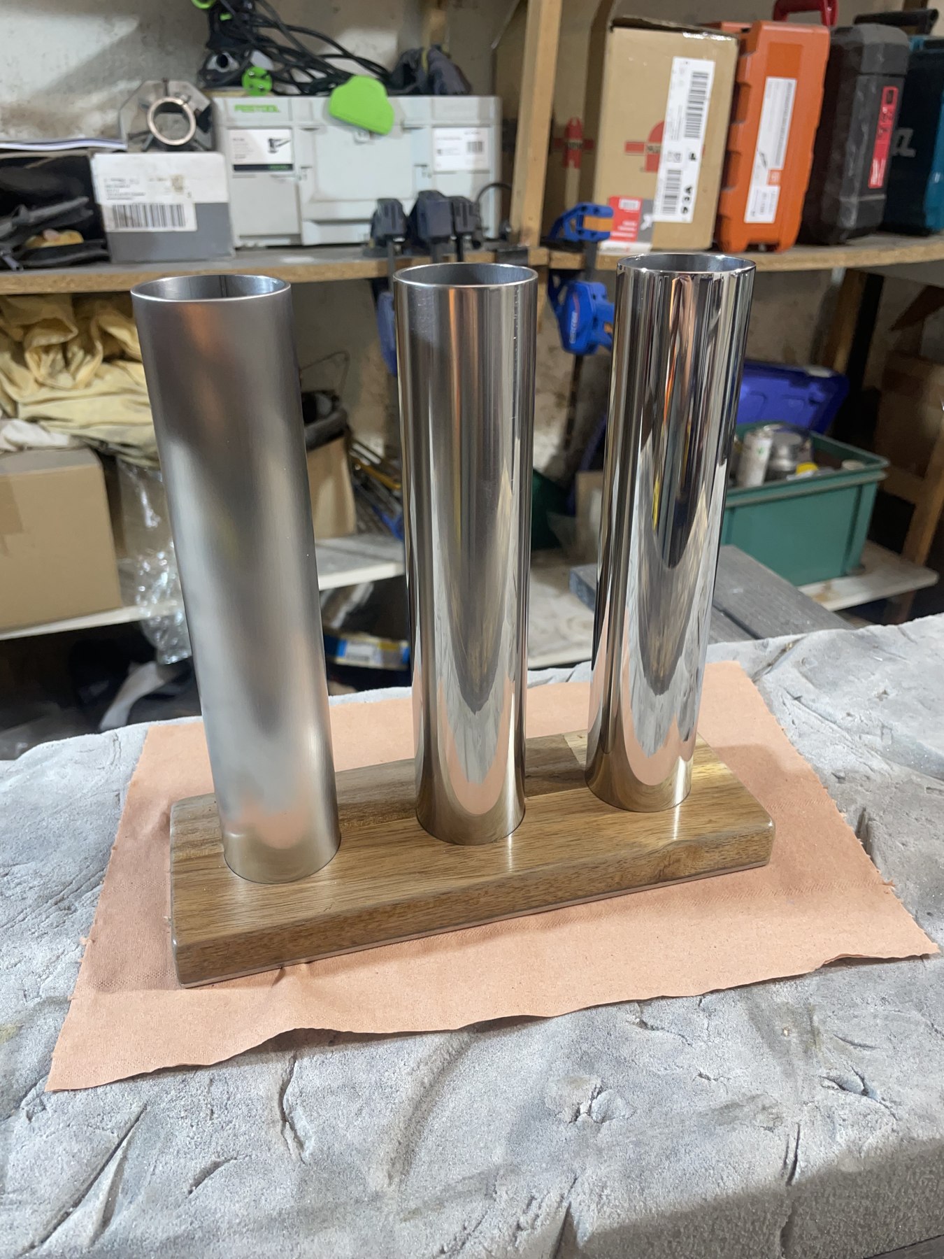 Tubes présentant les finitions tiré long, satiné et poli miroir de Gelo Finition